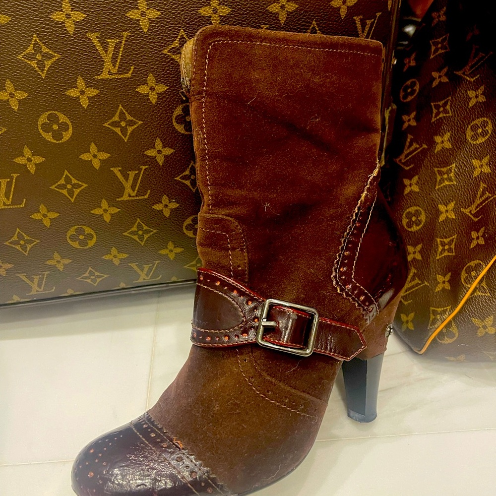 Italian suede boots